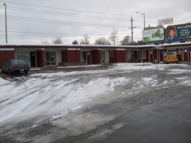 Barrie Motel 外观 照片